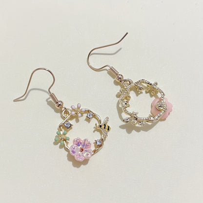 [Silvery Earrings] Silvery Korean Fashion Bee Wreath Earrings | Fairy Shell Flower Earrings